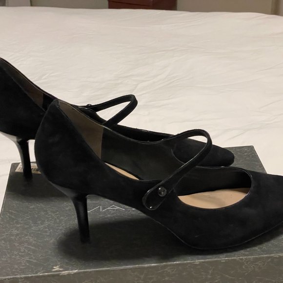 Almost New Via Spiga Black Suede Mary Jane Heels - Picture 5 of 7
